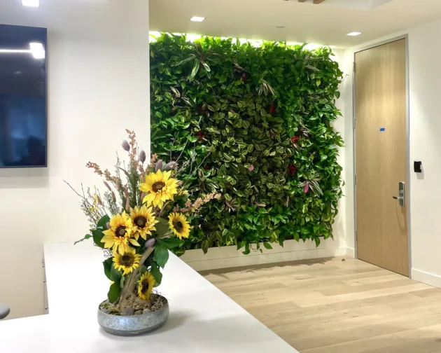 Green Wall for office with preserved flower arrangement